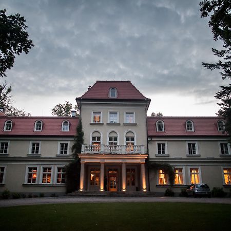Dwor Sierakow Hotel Exterior photo