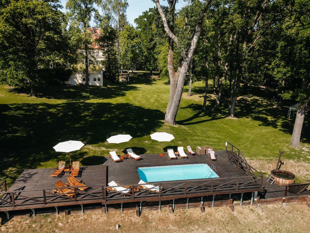 Dwor Sierakow Hotel Exterior photo