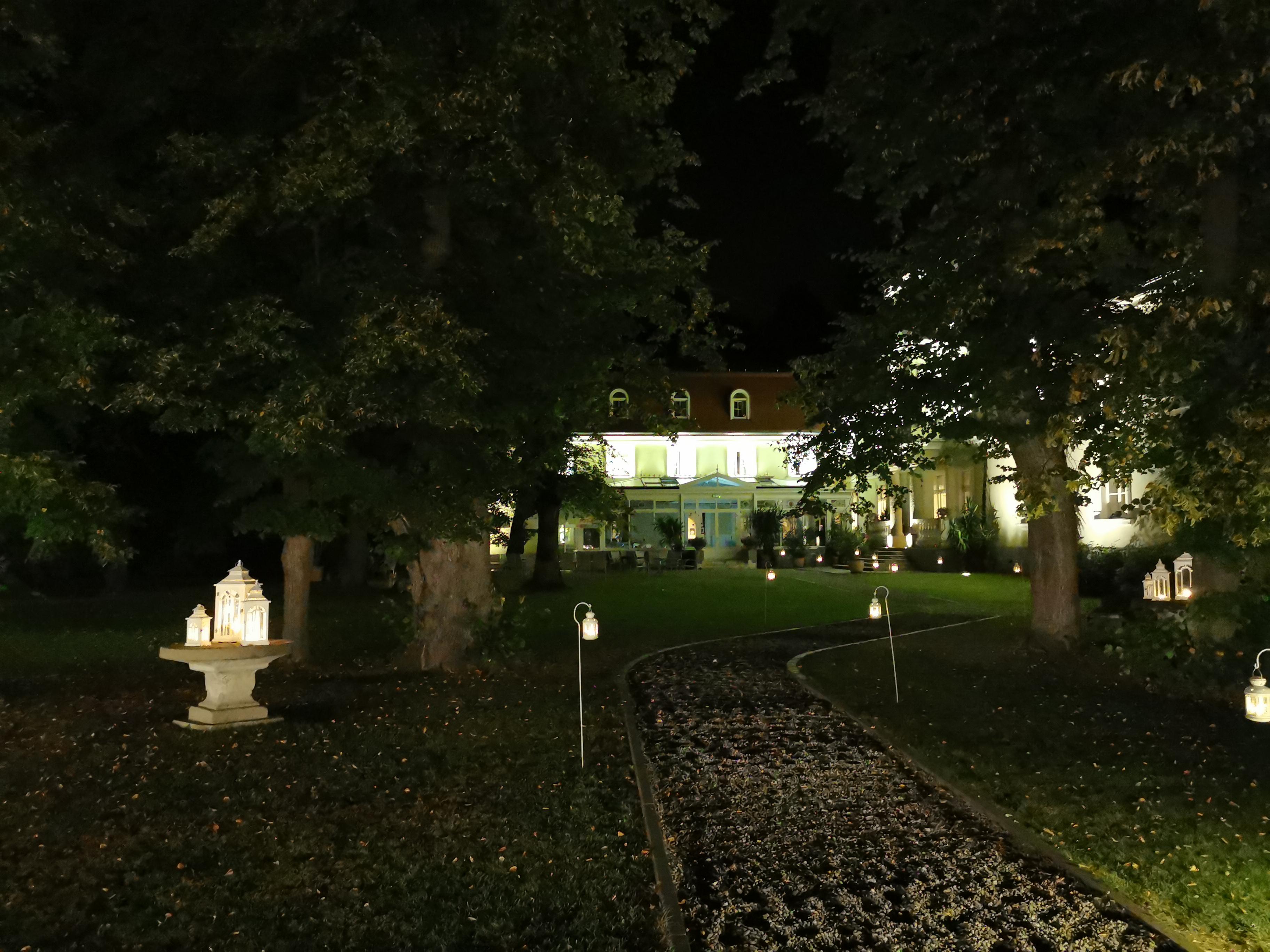 Dwor Sierakow Hotel Exterior photo