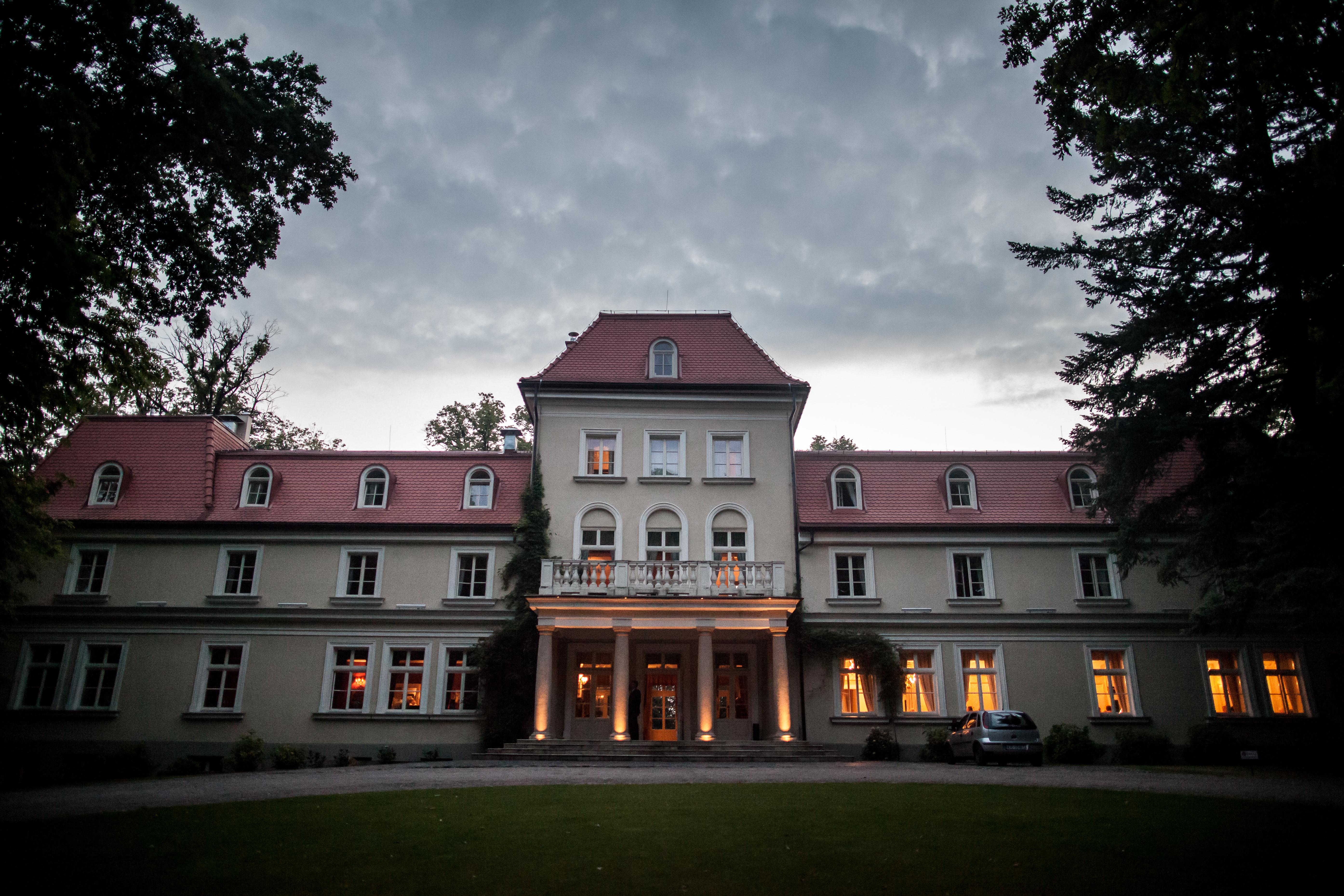 Dwor Sierakow Hotel Exterior photo