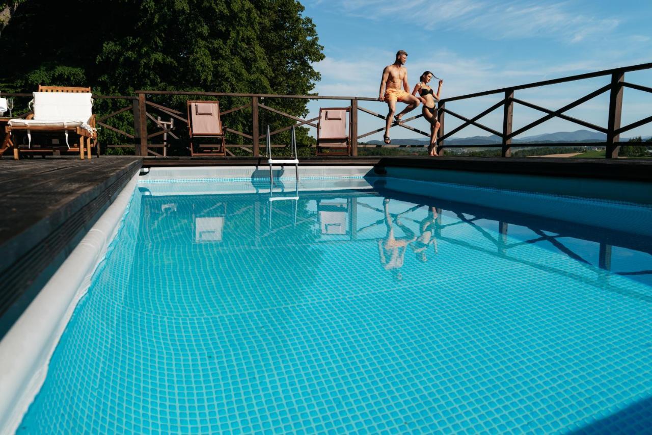 Dwor Sierakow Hotel Exterior photo