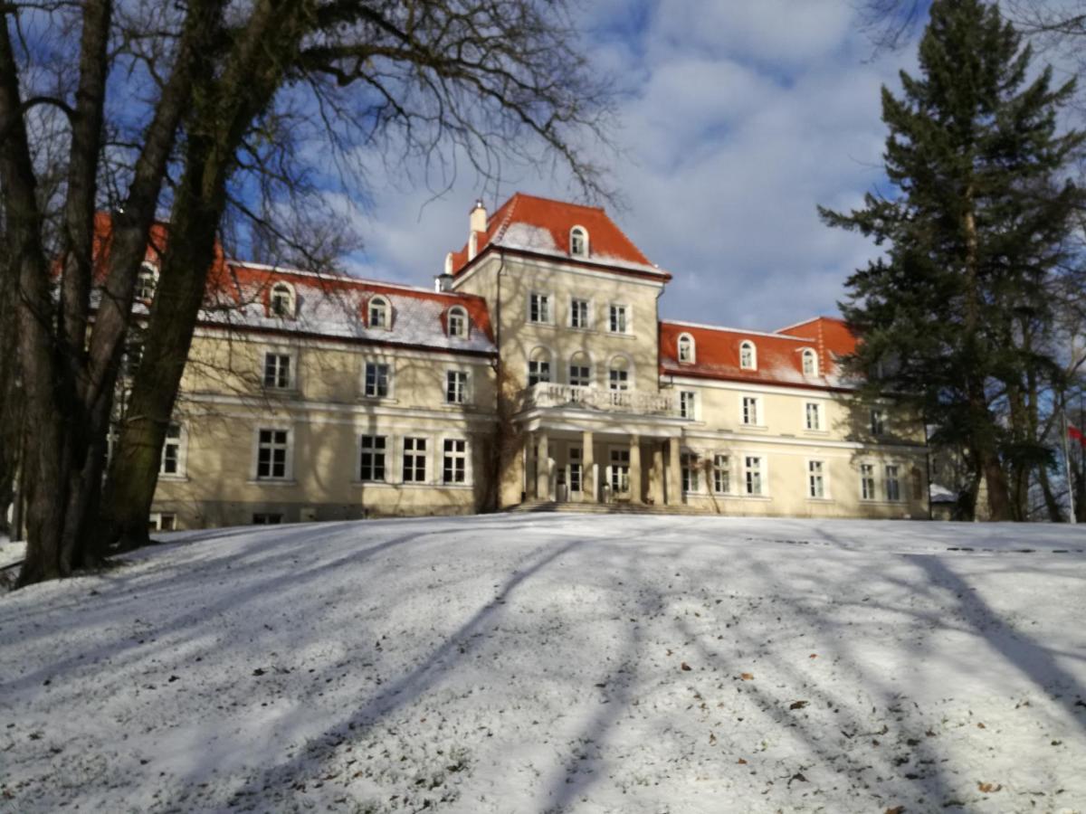 Dwor Sierakow Hotel Exterior photo